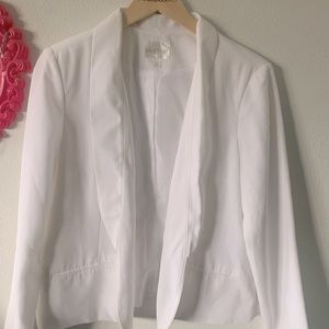 🤑 White Lined Blazer
